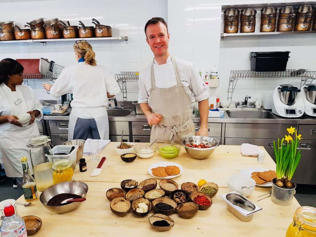 Jamie-teaching-a-healthy-cooking-class