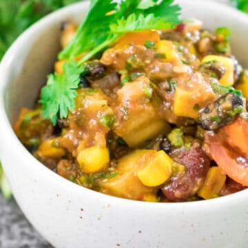 Mexican-black-Bean-chili-served-in-a-bowl