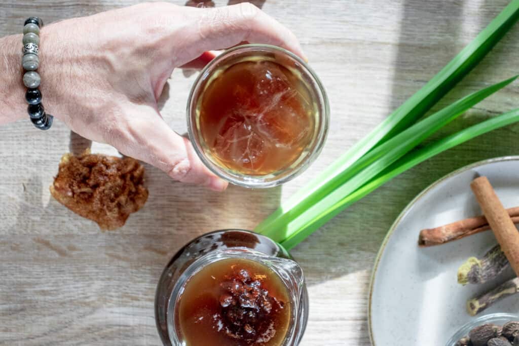 drinking-malva-juice