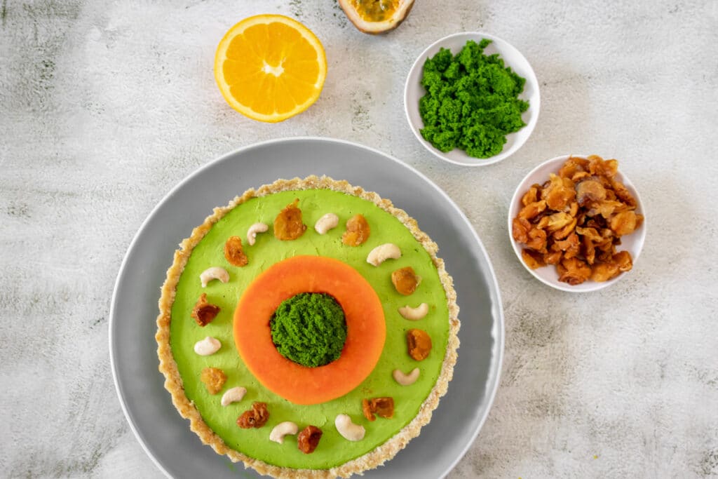 vegan-wolffia-cheesecake-served