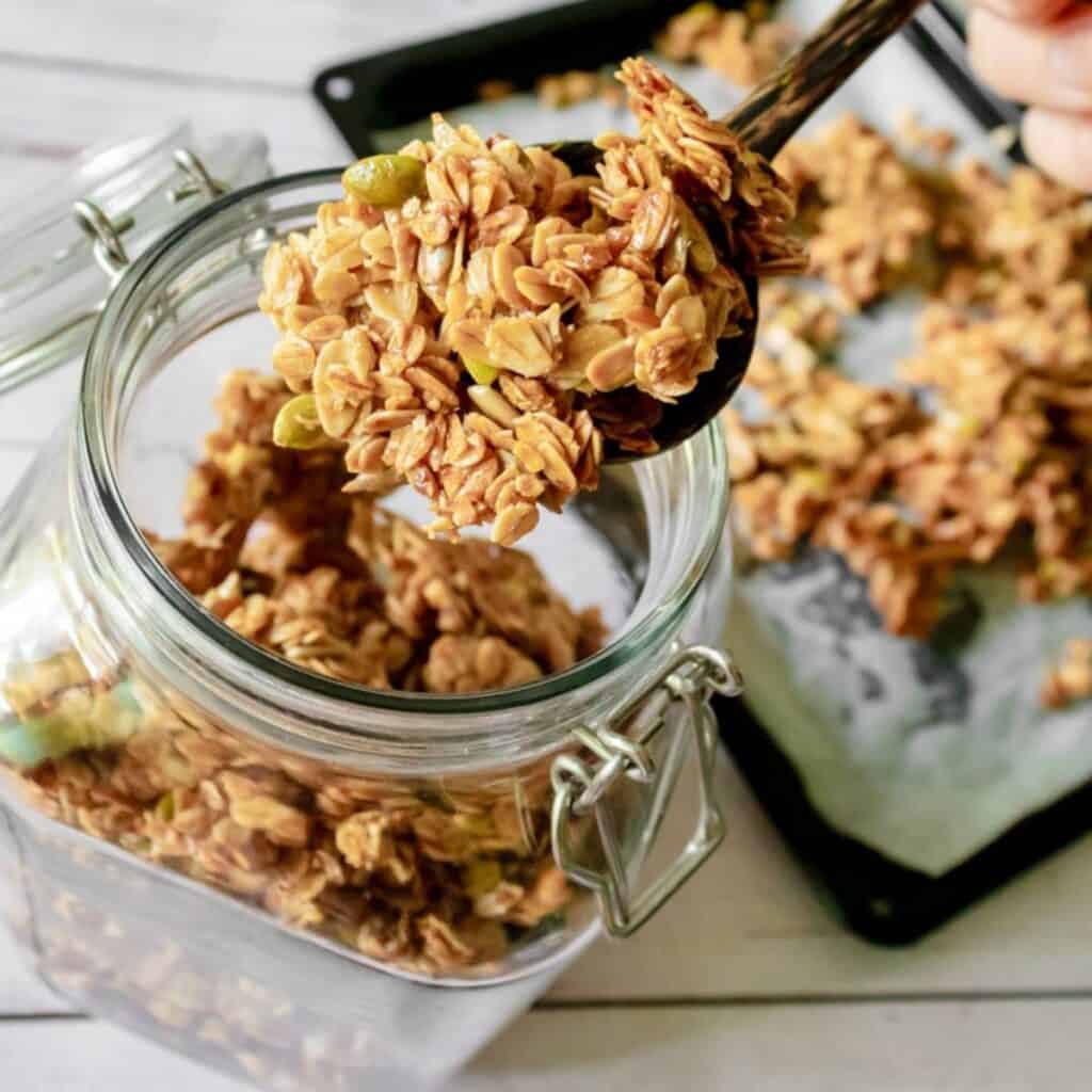 vegan-granola-in-a-jar
