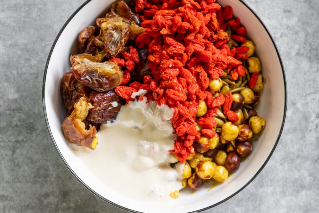 ingredients-for-blending-hzelnut-chocolte-balls