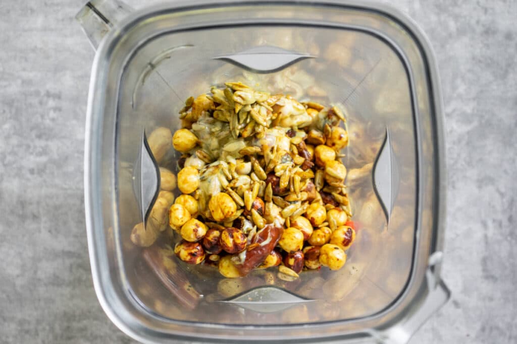 blending-hazelnut-balls