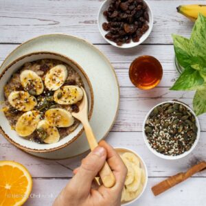 oat-and-chia-seed-porridge-served-in-a-bowl