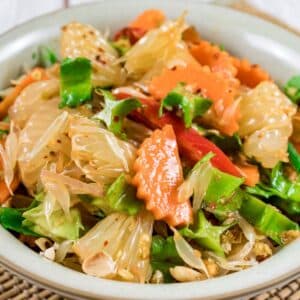 pomelo-salad-in-a-bowl